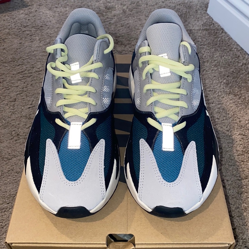 Yeezy boost 700